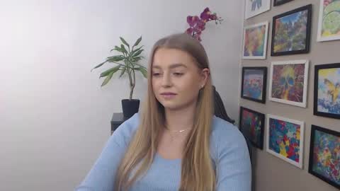 Snapshot of mysteryericax chatting on 01/17/25, 02:07 Erica online show from 01/17/25, 02:07