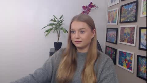 Snapshot of mysteryericax chatting on 01/21/25, 09:46 Erica online show from 01/21/25, 09:46