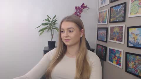 Snapshot of mysteryericax chatting on 01/24/25, 01:03 Erica online show from 01/24/25, 01:03