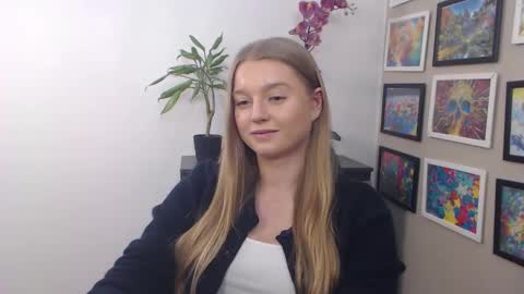 Snapshot of mysteryericax chatting on 01/29/25, 12:56 Erica online show from 01/29/25, 12:56