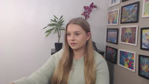 Snapshot of mysteryericax chatting on 02/05/25, 08:00 Erica online show from 02/05/25, 08:00
