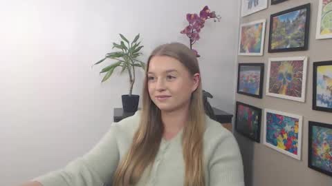 Snapshot of mysteryericax chatting on 02/05/25, 11:02 Erica online show from 02/05/25, 11:02