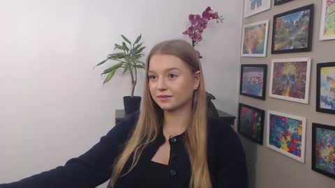 Snapshot of mysteryericax chatting on 02/07/25, 08:01 Erica online show from 02/07/25, 08:01