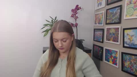 Snapshot of mysteryericax chatting on 02/17/25, 11:13 Erica online show from 02/17/25, 11:13