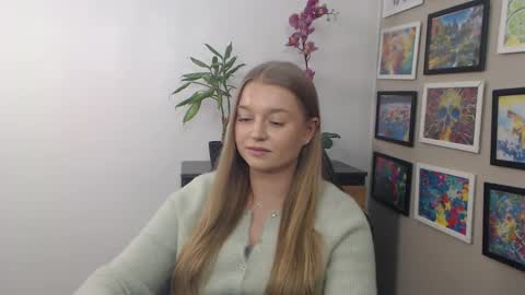 Snapshot of mysteryericax chatting on 02/17/25, 05:43 Erica online show from 02/17/25, 05:43