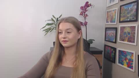 Snapshot of mysteryericax chatting on 03/04/25, 06:37 Erica online show from 03/04/25, 06:37