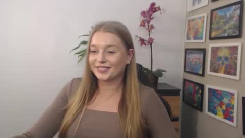Snapshot of mysteryericax chatting on 03/04/25, 12:55 Erica online show from 03/04/25, 12:55