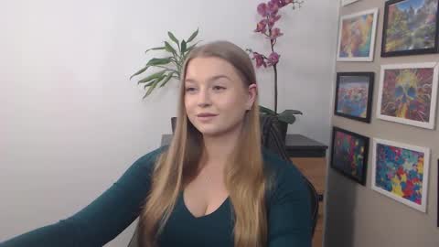 Snapshot of mysteryericax chatting on 03/06/25, 10:41 Erica online show from 03/06/25, 10:41