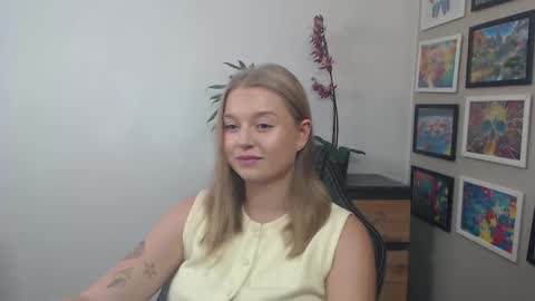 Snapshot of mysteryericax chatting on 09/09/25, 10:48 Erica online show from 09/09/25, 10:48