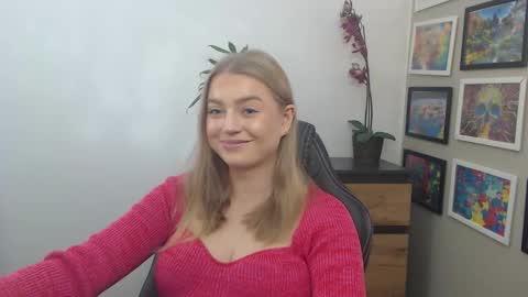 Snapshot of mysteryericax chatting on 10/03/25, 08:33 Erica online show from 10/03/25, 08:33