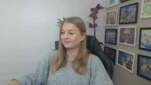 Erica online show from 03/17/26, 01:47