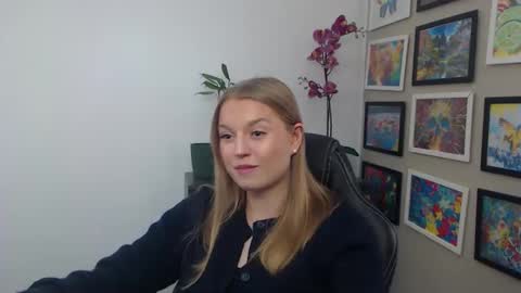 Erica online show from 04/07/26, 10:05