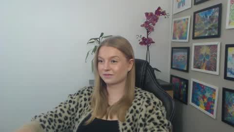Snapshot of mysteryericax chatting on 04/23/26, 08:57 Erica online show from 04/23/26, 08:57