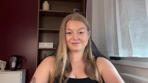 Snapshot of mysteryericax chatting on 05/26/26, 10:44 Erica online show from 05/26/26, 10:44