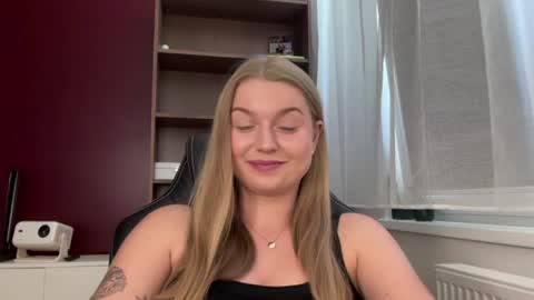 Erica online show from 07/16/26, 12:33