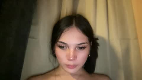 UR GIRL NEXTDOOR online show from 01/06/26, 10:41