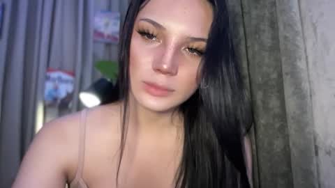 UR GIRL NEXTDOOR online show from 04/07/26, 08:48