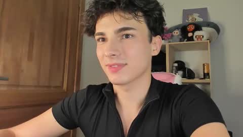 Snapshot of mystic_evan chatting on 10/13/25, 10:32 Evan Brown online show from 10/13/25, 10:32