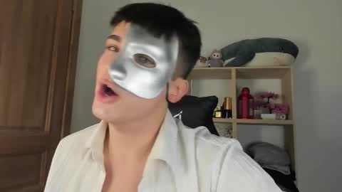 Snapshot of mystic_evan chatting on 10/31/25, 12:22 Evan Brown online show from 10/31/25, 12:22