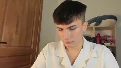 Snapshot of mystic_evan chatting on 11/17/25, 12:55 Evan Brown online show from 11/17/25, 12:55