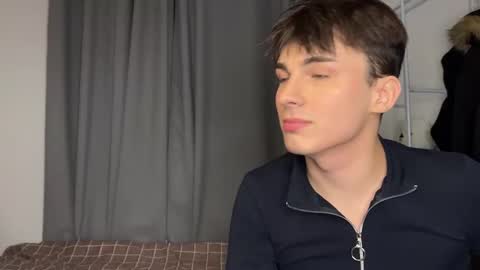 Snapshot of mystic_evan chatting on 12/14/25, 06:56 Evan Brown online show from 12/14/25, 06:56