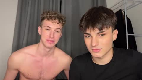 Snapshot of mystic_evan chatting on 12/21/25, 09:44 Evan Brown online show from 12/21/25, 09:44