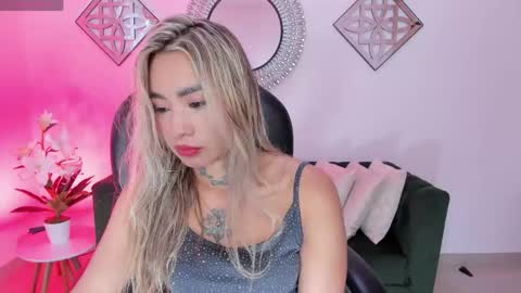 mystic_nova_ online show from 05/17/26, 11:28