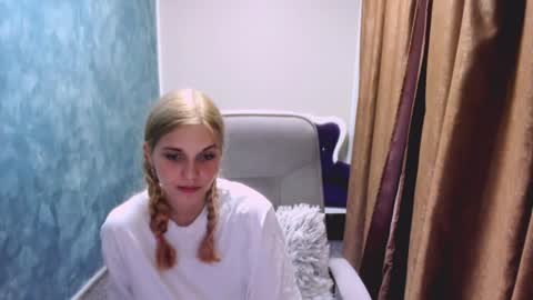Snapshot of mysticaluna06 chatting on 07/14/26, 10:15 mysticaluna06 online show from 07/14/26, 10:15