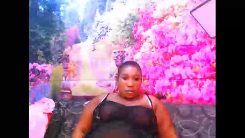 Snapshot of mysticebony18 chatting on 02/02/25, 10:06 mysticebony18 online show from 02/02/25, 10:06