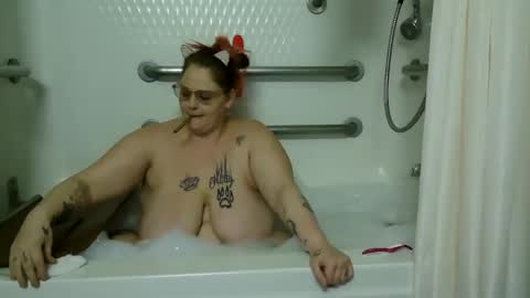 Snapshot of mysticlynn420 chatting on 01/29/25, 11:20 MysticLynn online show from 01/29/25, 11:20