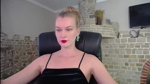 Snapshot of mysticvenus_ chatting on 09/22/25, 11:01 mysticvenus_ online show from 09/22/25, 11:01