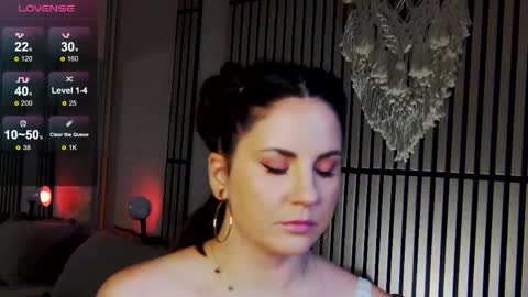 Snapshot of mystique_girl_ chatting on 05/23/26, 08:24 Angeline online show from 05/23/26, 08:24