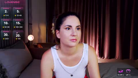Snapshot of mystique_girl_ chatting on 07/22/26, 08:33 Angeline online show from 07/22/26, 08:33