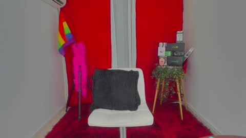 Snapshot of mysweetdanny chatting on 12/05/24, 04:53   IG belladanielab online show from 12/05/24, 04:53