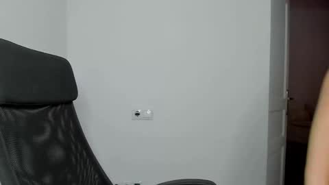 Eva online show from 10/06/25, 03:42