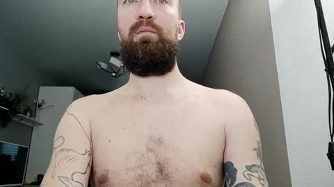 Snapshot of n22day22 chatting on 11/14/25, 01:10 Mr Bigmagnum online show from 11/14/25, 01:10