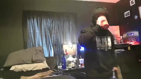 Snapshot of n3v3rpanic1 chatting on 03/07/25, 04:55 SnackPants online show from 03/07/25, 04:55