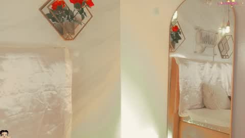 naamah_b online show from 11/10/25, 02:05