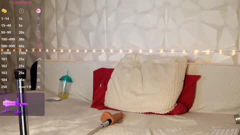 Snapshot of naathasa_ chatting on 01/31/25, 11:24 Naathasa online show from 01/31/25, 11:24