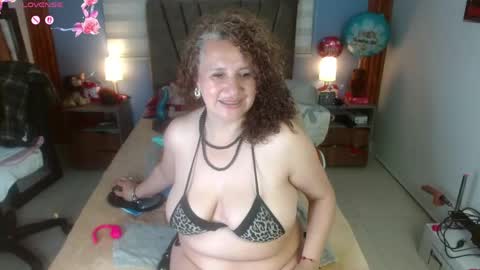 nadia_84 online show from 04/28/26, 07:30