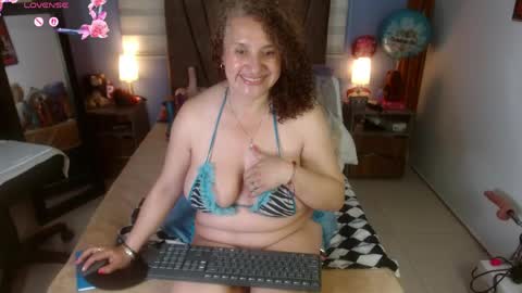 nadia_84 online show from 05/22/26, 01:46
