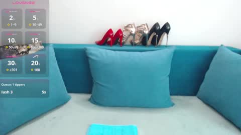 Snapshot of nadiafemdom chatting on 12/10/24, 05:22 NadiaFemDom online show from 12/10/24, 05:22