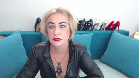 Snapshot of nadiafemdom chatting on 09/11/25, 12:16 NadiaFemDom online show from 09/11/25, 12:16