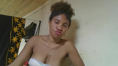 nadiasando online show from 12/22/25, 06:21