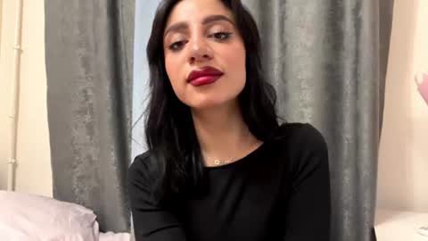 Snapshot of nadinevanni chatting on 06/30/26, 04:30 Leya online show from 06/30/26, 04:30