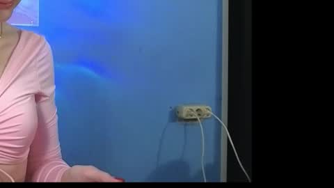 Snapshot of nadinna999 chatting on 12/23/25, 01:47 nadinna999 online show from 12/23/25, 01:47