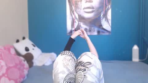 nadinnnea online show from 09/10/25, 08:03