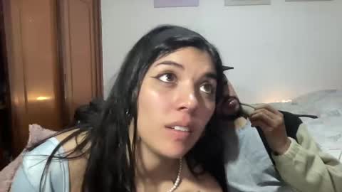 Snapshot of naduu__xx chatting on 02/21/25, 03:12 naduu__xx online show from 02/21/25, 03:12