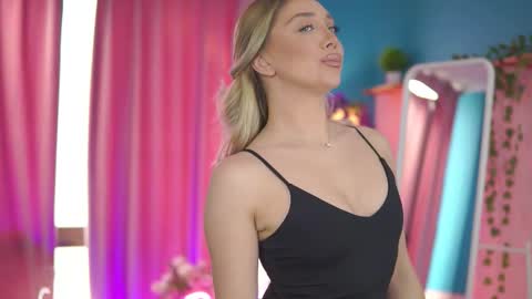 Snapshot of nadyablue chatting on 03/02/26, 07:15 Nadia online show from 03/02/26, 07:15