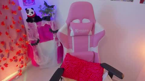 Nahara Soler online show from 10/23/25, 08:51